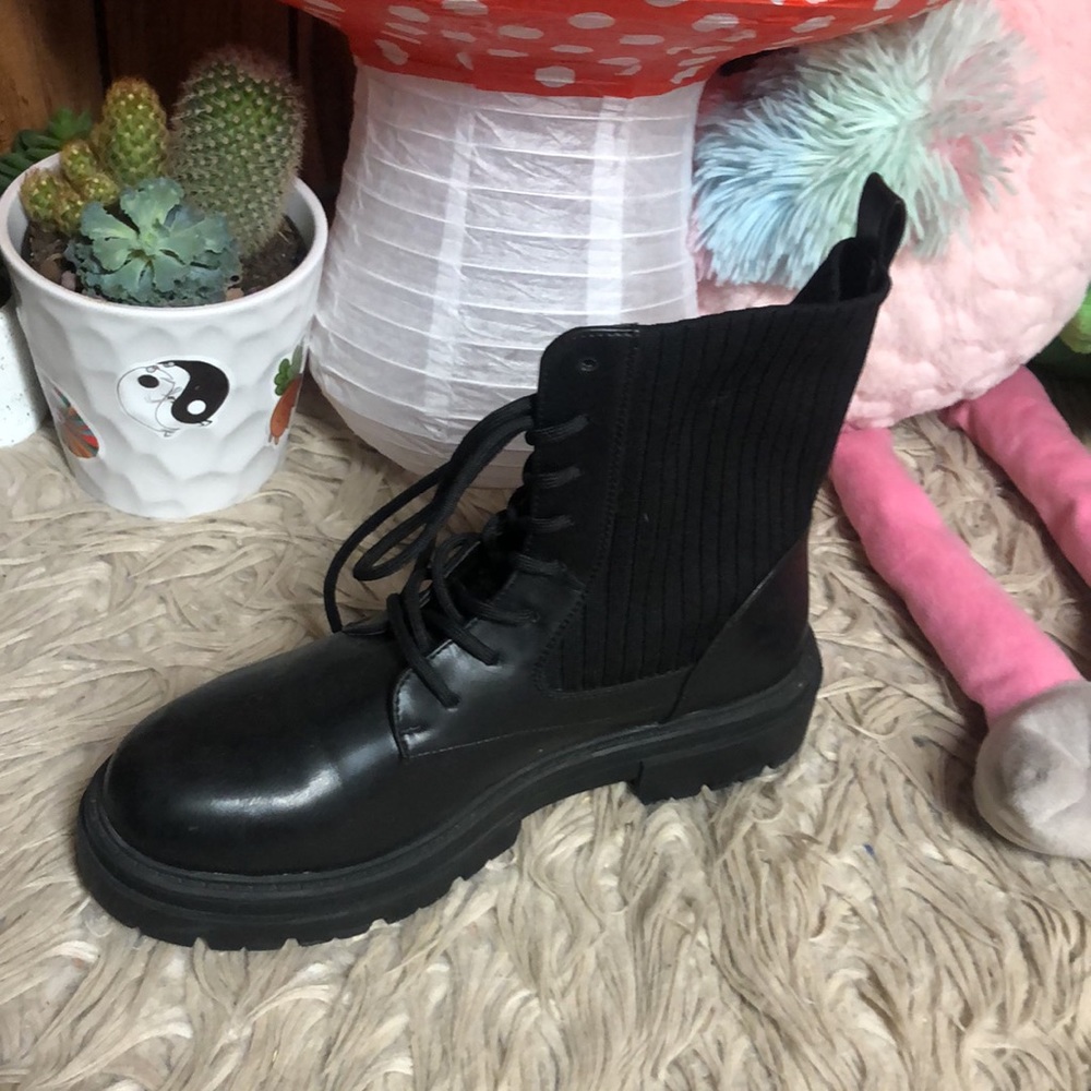 They are platform boots from forever21 - Picture 6 of 7